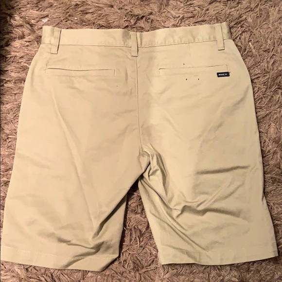Shorts - Picture 2 of 3